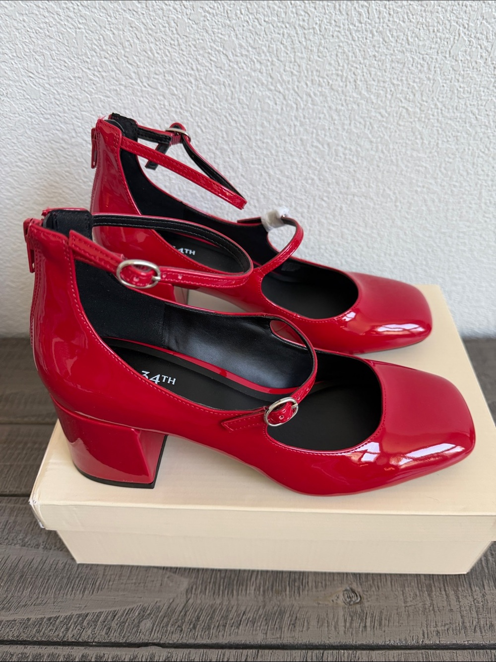 ON-34TH Red Patent Tonii Mary Jane Block Heels NIB - Picture 2 of 8